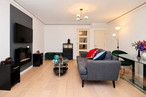 Lounge- click for photo gallery